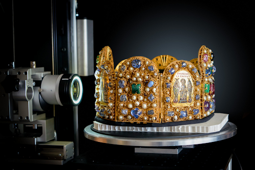 A crown and microscope